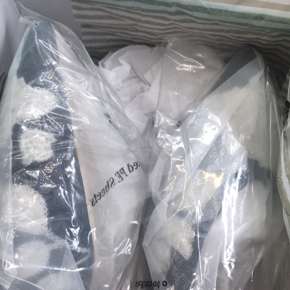 NWT,KATE SPADE Daze Kitten Heels Black\off White - Picture 15 of 15